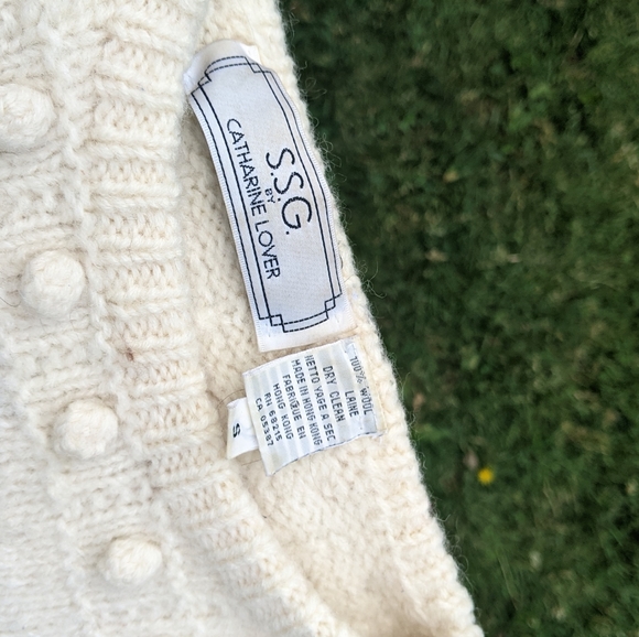 Beautiful Wool sweater floral pattern and pompons - Picture 2 of 5